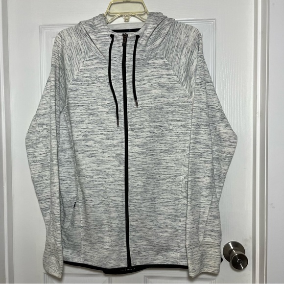 Tek Gear NWT Women's Light Gray Zip-Up Hoodie - Picture 1 of 7